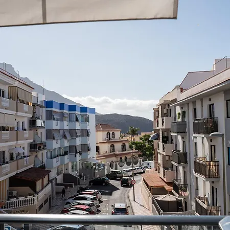 Апартаменты The Korner, Adeje Renovated Flat Адехе